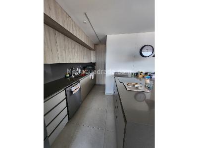 Apartamento en venta en Envigado, Envigado · foto 4 de 18