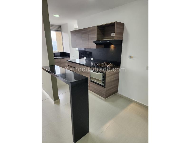 Hermoso Apartamento de 3 Alcobas con Balcón en Sabaneta - 2