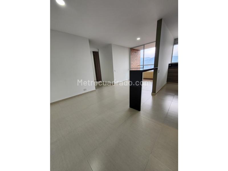 Hermoso Apartamento de 3 Alcobas con Balcón en Sabaneta - 9