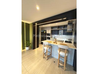 Apartamento de 2 alcobas en venta en Sabaneta, Sabaneta, 84 m² · foto 2 de 9