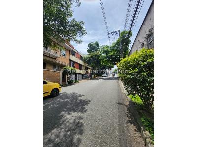 Casa de 5 alcobas en venta en Prado Centro, Medellín, 367 m² · foto 2 de 14
