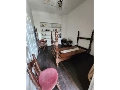 Casa de 5 alcobas en venta en Prado Centro, Medellín, 367 m² · foto 9 de 14