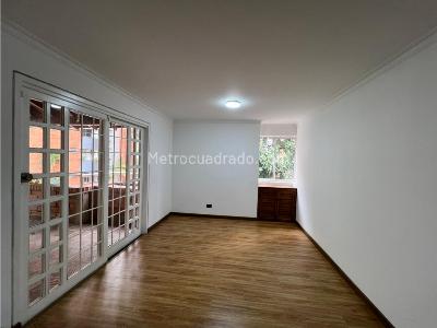 Casa de 4 alcobas en venta en Vizcaya, Medellín, 234 m² · foto 3 de 20