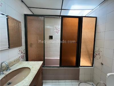 Casa de 4 alcobas en venta en Vizcaya, Medellín, 234 m² · foto 10 de 20