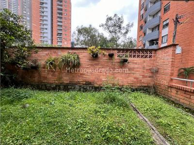 Casa de 4 alcobas en venta en Vizcaya, Medellín, 234 m² · foto 13 de 20