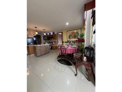Apartamento de 2 alcobas en venta en Sabaneta, Sabaneta, 86 m² · foto 3 de 15