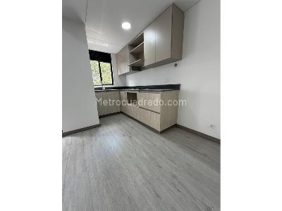 Apartamento en venta en El Poblado, Medellín · foto 2 de 12