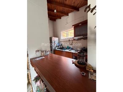 Apartamento de 3 alcobas en venta en Laureles, Medellín, 75 m² · foto 2 de 9