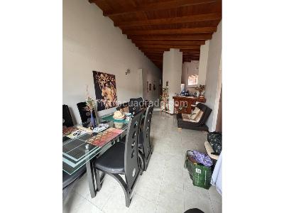 Apartamento de 3 alcobas en venta en Laureles, Medellín, 75 m² · foto 3 de 9