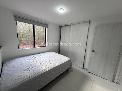 Apartamento de 2 alcobas en venta en Laureles, Medellín, 47 m² · foto 10 de 12