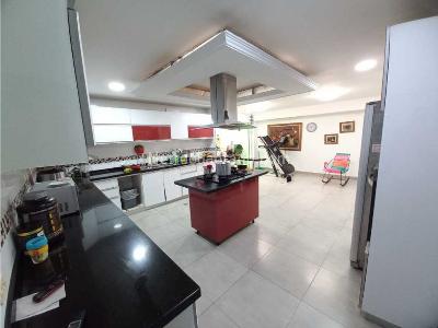 Casa de 5 alcobas en arriendo en Altamira, Barranquilla, 614 m² · foto 8 de 20