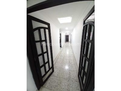 Casa de 5 alcobas en arriendo en Altamira, Barranquilla, 614 m² · foto 13 de 20