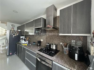 Casa en venta en Ciudad Jardin, Barranquilla · foto 4 de 17