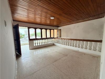 Casa de 4 alcobas en arriendo en Altos De Riomar, Barranquilla, 200 m² · foto 3 de 8