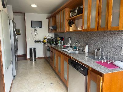 Apartamento de 3 alcobas en arriendo en Chico Navarra, Bogotá, 150 m² · foto 8 de 20