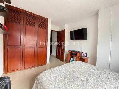 Apartamento de 3 alcobas en venta en La Aurora, Bucaramanga, 112 m² · foto 6 de 8