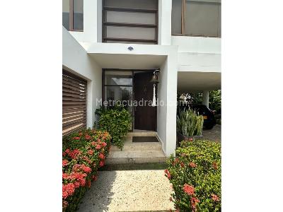 Casa de 3 alcobas en venta en Norte Cartagena, Cartagena, 418 m² · foto 9 de 19