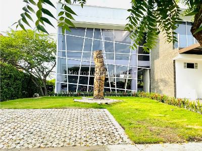 Casa de 5 alcobas en venta en Norte Cartagena, Cartagena, 305 m² · foto 2 de 10