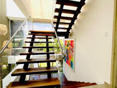 Casa de 5 alcobas en venta en Norte Cartagena, Cartagena, 305 m² · foto 5 de 10
