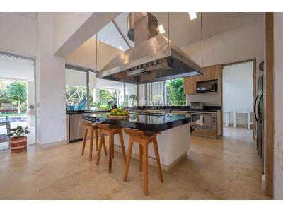 Casa de 5 alcobas en venta en Norte Cartagena, Cartagena, 649 m² · foto 3 de 12
