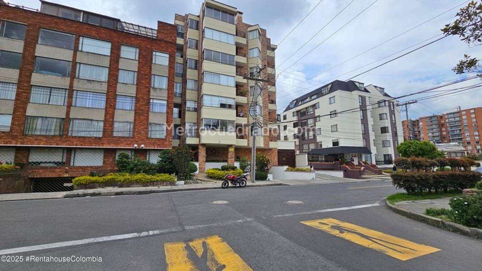 Apartamento en Venta  CEDRITOS CEDRO GOLF