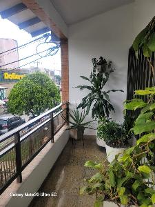 Casa de 4 alcobas en venta en Los Cambulos, Cali, 550 m² · foto 4 de 20