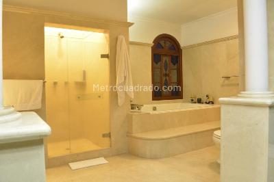 Casa de 5 alcobas en venta en Santa Teresita, Cali, 900 m² · foto 6 de 20