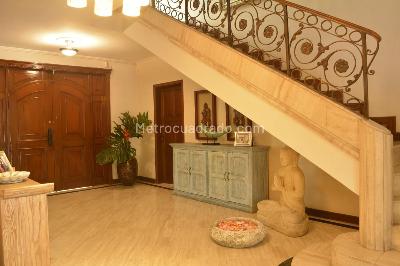 Casa de 5 alcobas en venta en Santa Teresita, Cali, 900 m² · foto 9 de 20