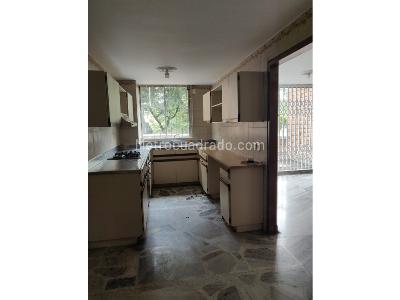 Apartamento en venta en La Candelaria, Medellín · foto 3 de 15