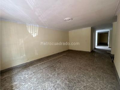 Casa de 5 alcobas en venta en Calasanz, Medellín, 360 m² · foto 4 de 20