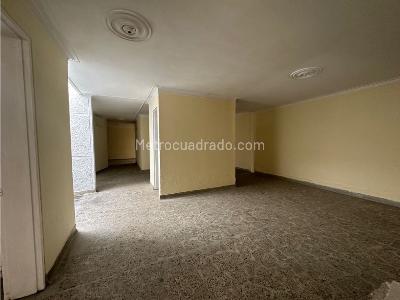 Casa de 5 alcobas en venta en Calasanz, Medellín, 360 m² · foto 5 de 20
