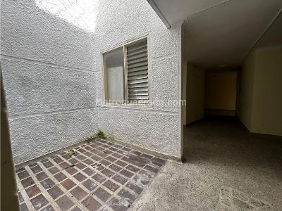 Casa de 5 alcobas en venta en Calasanz, Medellín, 360 m² · foto 7 de 20