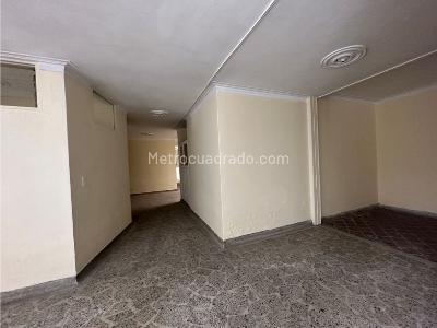 Casa de 5 alcobas en venta en Calasanz, Medellín, 360 m² · foto 8 de 20