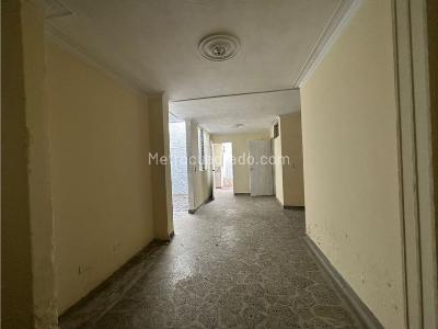 Casa de 5 alcobas en venta en Calasanz, Medellín, 360 m² · foto 13 de 20