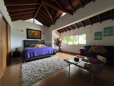 Casa de 4 alcobas en venta en Loma Del Escobero, Envigado, 360 m² · foto 13 de 20