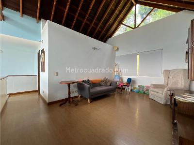 Casa de 4 alcobas en venta en Loma Del Escobero, Envigado, 360 m² · foto 14 de 20