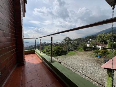 Casa de 4 alcobas en venta en Loma Del Escobero, Envigado, 360 m² · foto 15 de 20