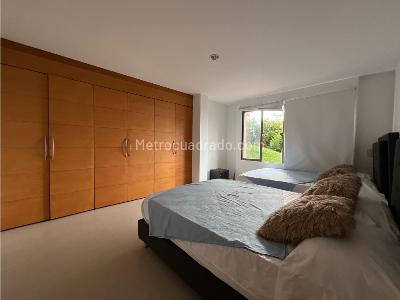 Casa de 4 alcobas en venta en Loma Del Escobero, Envigado, 360 m² · foto 17 de 20