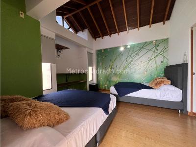 Casa de 4 alcobas en venta en Loma Del Escobero, Envigado, 360 m² · foto 19 de 20