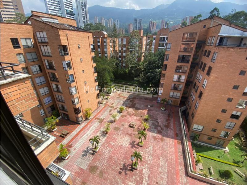 Penthouse Bifamiliar Amplio de 5 Alcobas en El Poblado