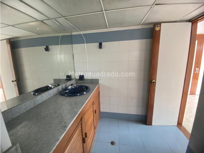 Spacious 5BR Penthouse in El Poblado - 8