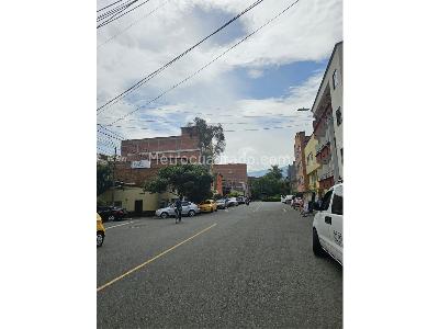 Casa de 5 alcobas en venta en San Joaquin, Medellín, 158 m² · foto 2 de 20