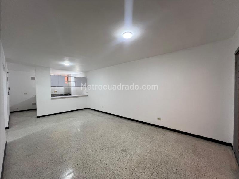 3BR Apartment in Laureles (2nd Floor) for Commercial or Home Use - 3