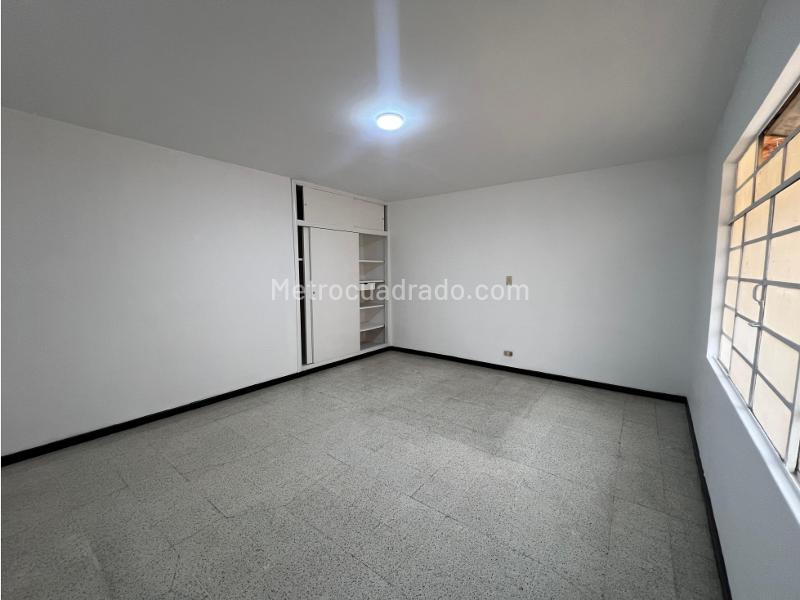 3BR Apartment in Laureles (2nd Floor) for Commercial or Home Use - 4