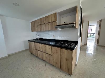 Apartamento de 3 alcobas en venta en Perez, Bello, 83 m² · foto 5 de 17