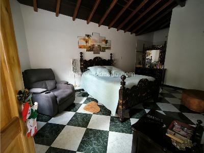 Casa de 5 alcobas en venta en Boston, Medellín, 238 m² · foto 17 de 20