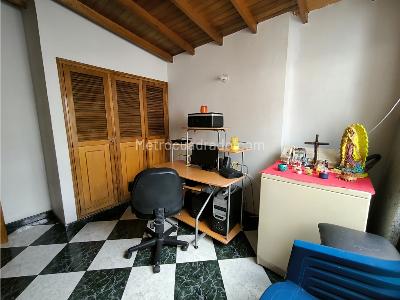 Casa de 5 alcobas en venta en Boston, Medellín, 238 m² · foto 19 de 20
