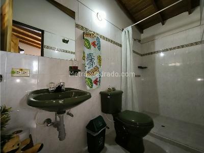 Casa de 5 alcobas en venta en Boston, Medellín, 238 m² · foto 20 de 20