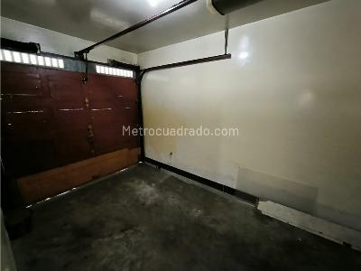 Casa de 5 alcobas en venta en Boston, Medellín, 238 m² · foto 2 de 20