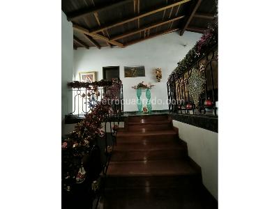 Casa de 5 alcobas en venta en Boston, Medellín, 238 m² · foto 4 de 20